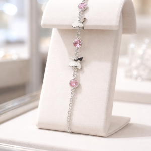 Pulseira feminina de prata 925, com 18 cm de comprimento , elo cartiê com 2 borboletas de prata e 3 pedras de zircônia rosa claro